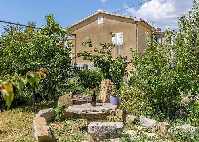 2 * Kaštela